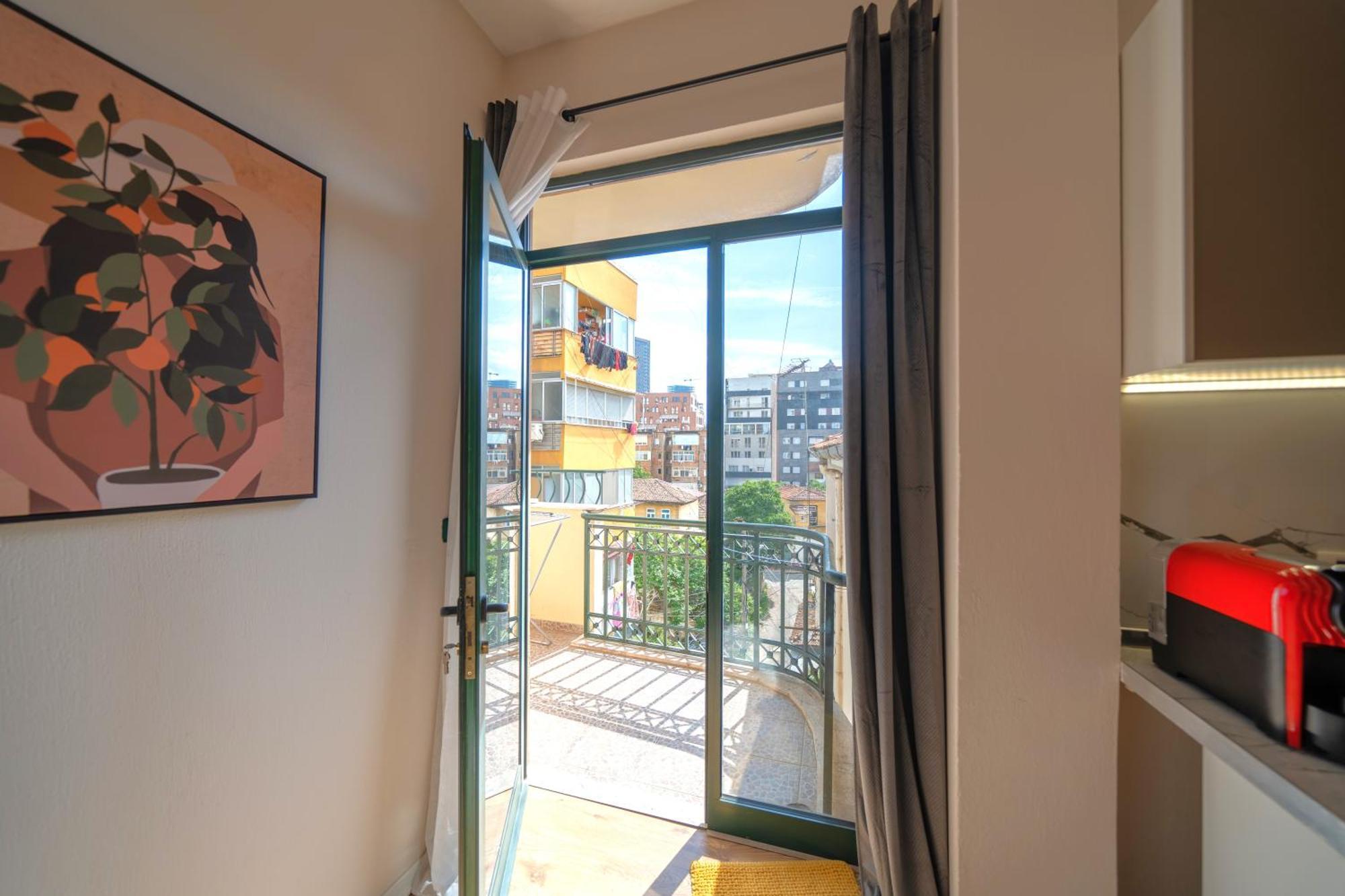Colorful Comfy Condo Central Tiran Dış mekan fotoğraf